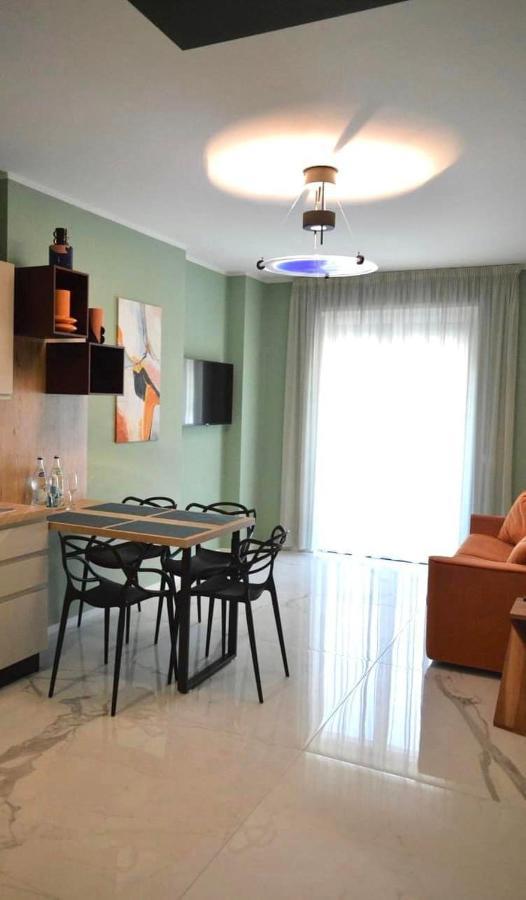 Dizeta Suite And Apartment Salerno Esterno foto