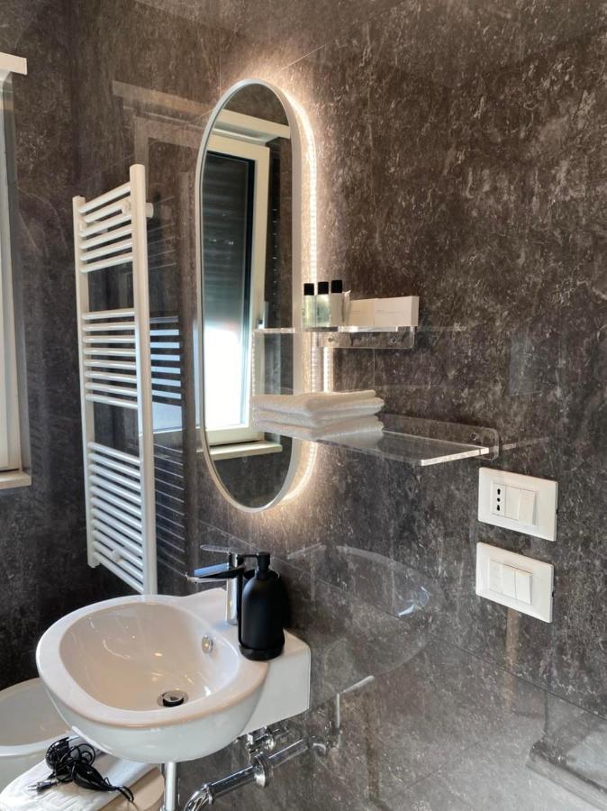Dizeta Suite And Apartment Salerno Esterno foto